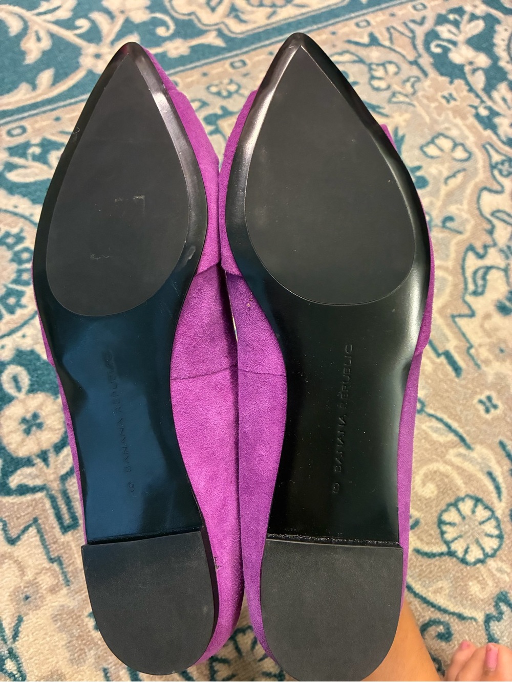 Banana Republic Purple Suede Bow Pointed-Toe Flats. Size 9. - Picture 6 of 6